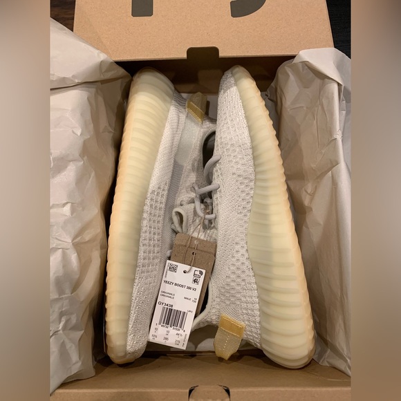 YEEZY BOOST 350 V2 - Picture 2 of 5